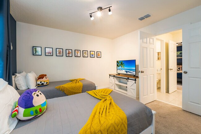 Building Photo - 1566 Mermaid Cv Wy