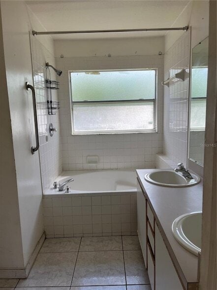Building Photo - 2131 Rj Cir