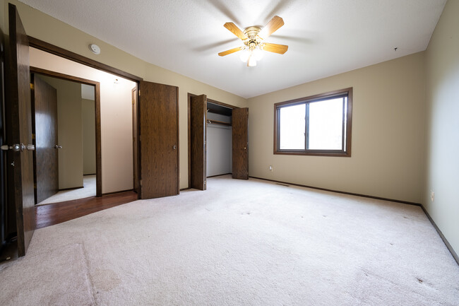 Building Photo - 1417 Raleigh Dr