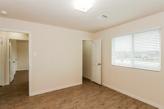 Building Photo - 3803 Cary Creek Dr