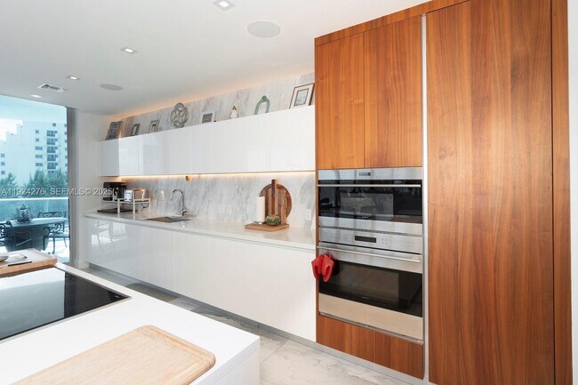 Building Photo - 701 N Fort Lauderdale Beach Blvd