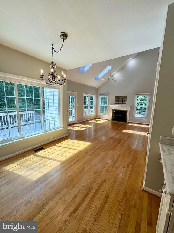 Building Photo - 805 Winterberry Dr