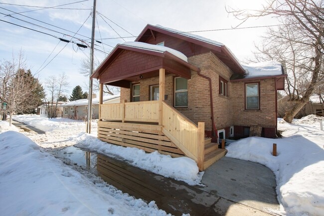 Building Photo - Hayes House