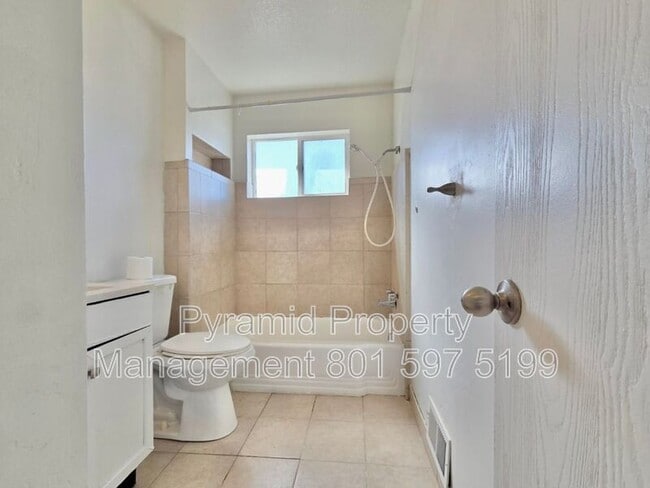 Building Photo - 1347 W 700 S