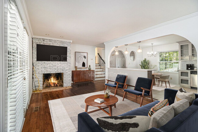 Building Photo - 2570 Northside Dr NW