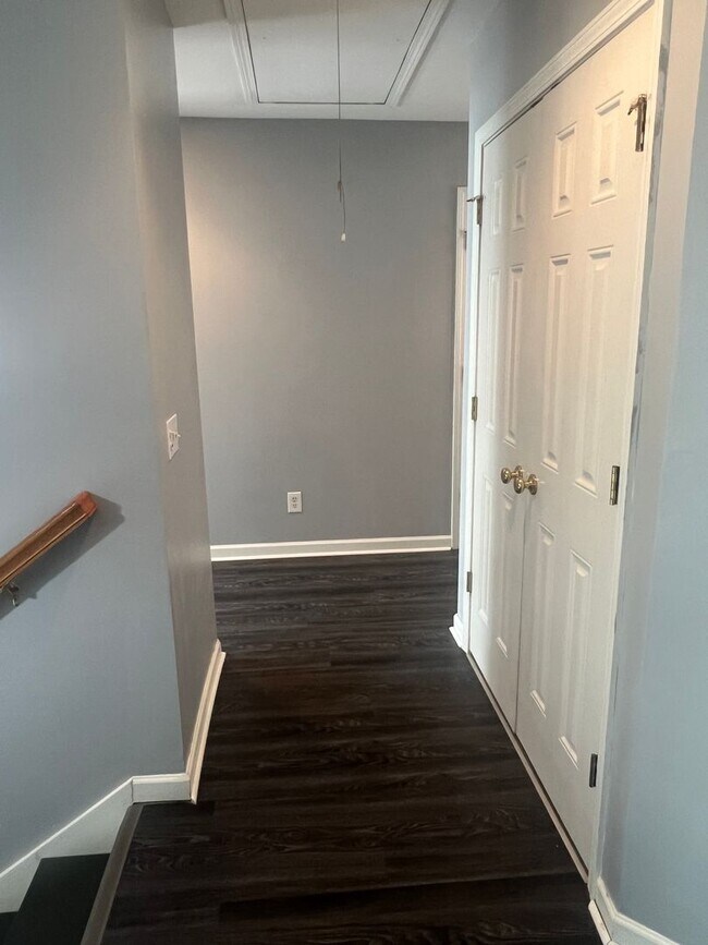 Building Photo - ** 1 Month Free Rent** Beautiful 3 Bedroom/ 2.5 Bath Unfurnished Townhouse in Wellstone!