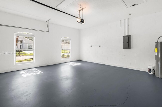 Building Photo - 434 Castlemain Cir