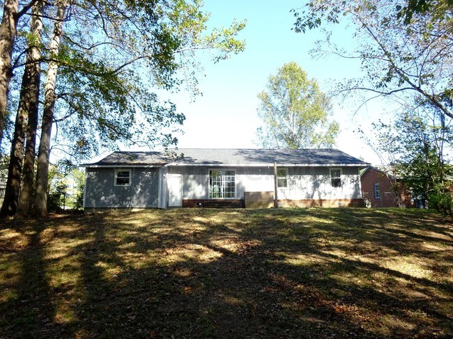 Building Photo - 602 Plaza Dr