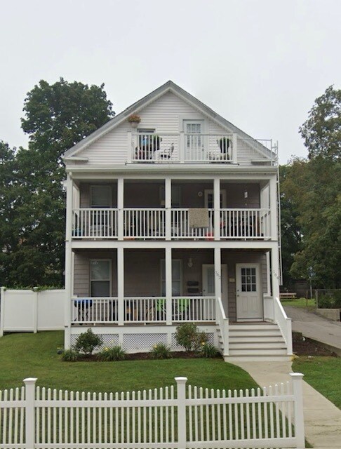 Primary Photo - 162 N Washington St