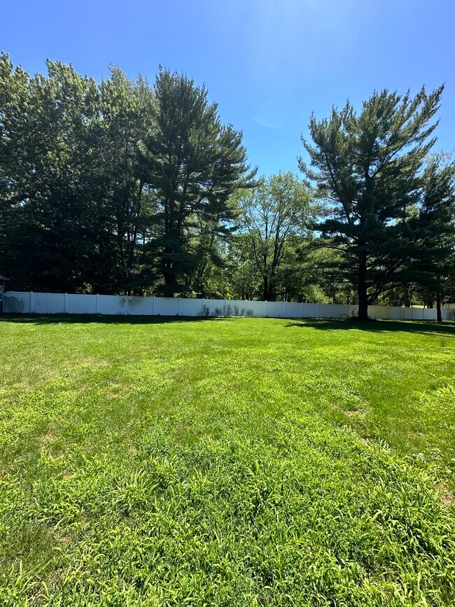 Building Photo - Deer Trail