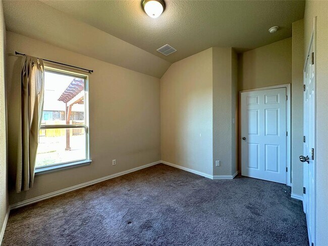 Building Photo - 3117 Hidalgo Loop