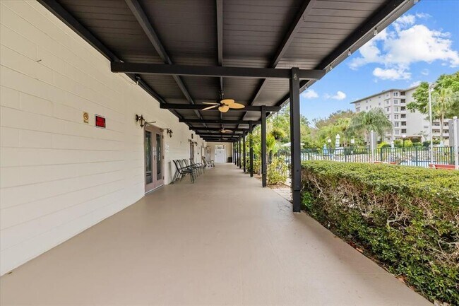 Building Photo - 1235 S Highland Ave