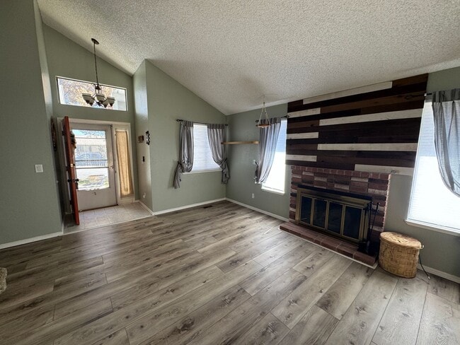 Building Photo - 2440 Melody Ln