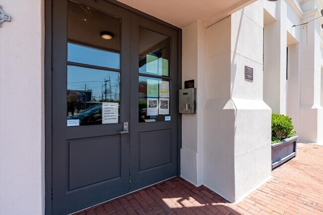 Building Photo - 2400 Mechanic St