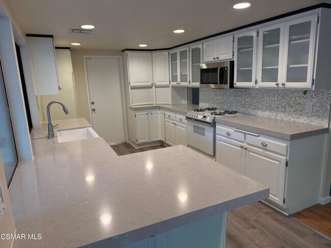 Building Photo - 1191 Calle Contento