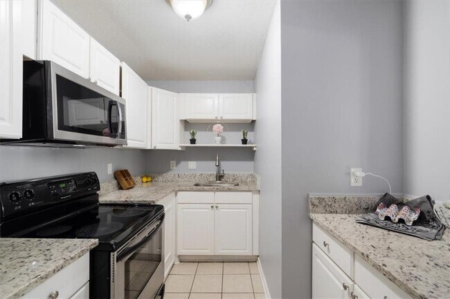 Building Photo - 3599 Woodbriar Cir