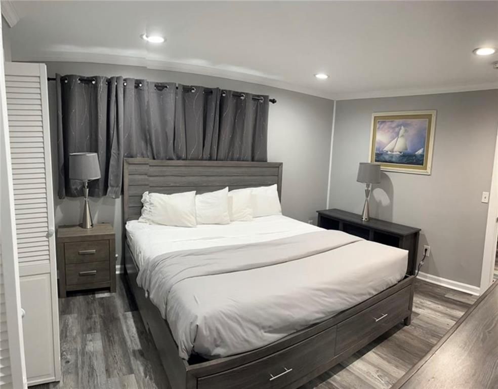 Building Photo - 110 Post Rd