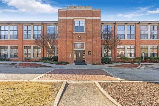 Primary Photo - 1261 Caroline St NE