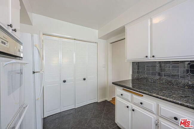 Building Photo - 1131 14th St