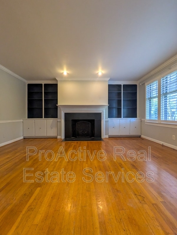 Building Photo - 1014 Colonial Ave