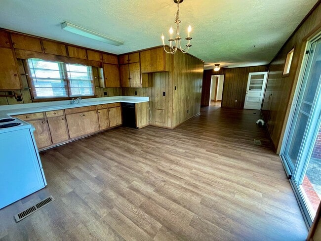 Building Photo - Super Clean 3 bed 2 bath home in Athens in...