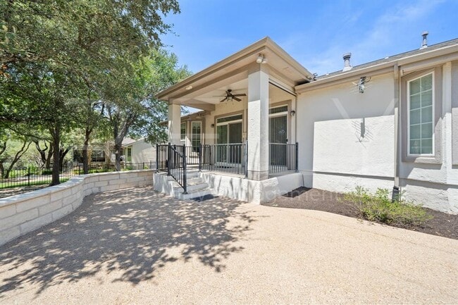 Building Photo - 808 Armstrong Dr