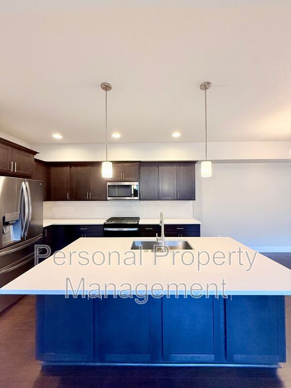 Building Photo - 1530 NW 29th Pl
