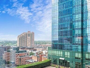 Building Photo - 77 Hudson St