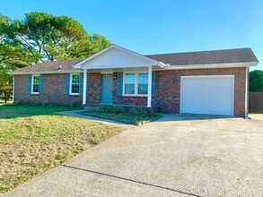 Building Photo - 102 Nuthatch Cir