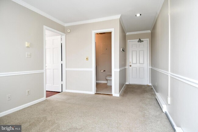 Building Photo - 2 E Federal St