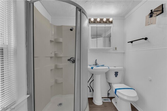 Building Photo - 786 E 156th St