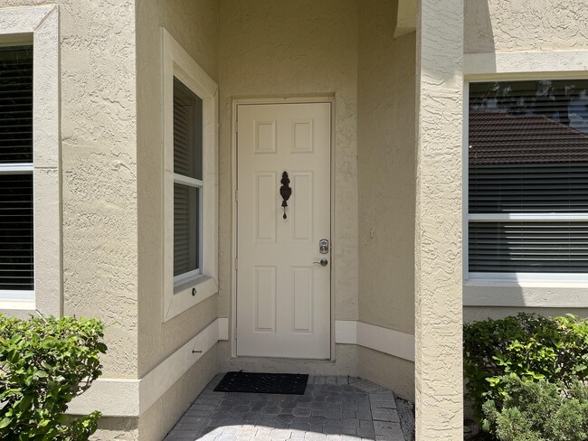Building Photo - 9201 Wentworth Ln