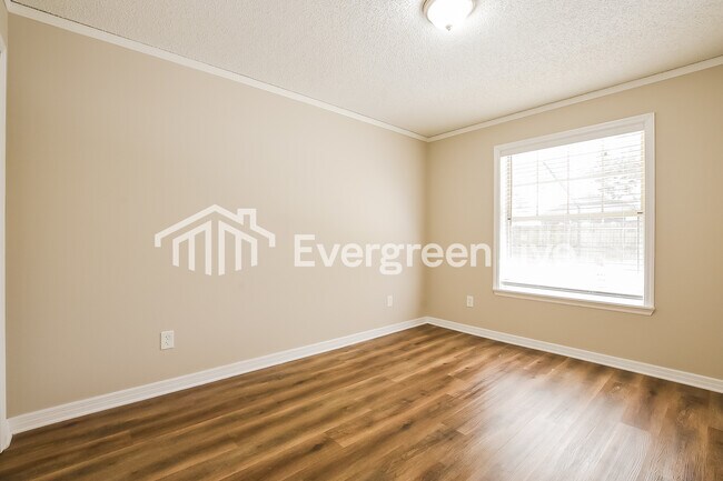 Building Photo - 2969 Ruskin St