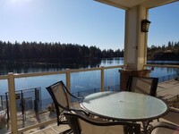 Building Photo - Luxurious Furnished 3 bedroom 2 bath River...