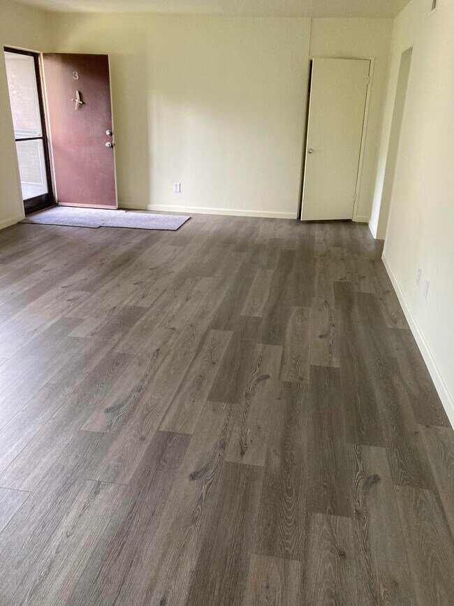 Building Photo - 12264 Chandler Blvd