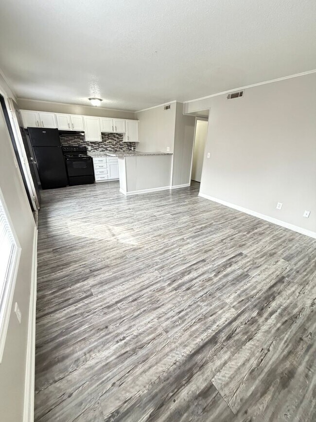 Building Photo - May Savings Are Here! Application Fee WAIVED ALL month!