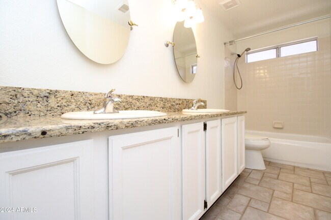 Building Photo - 4052 E Palo Brea Ln