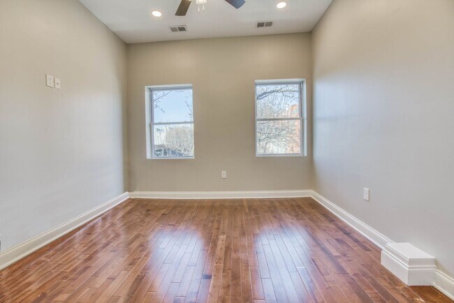 Building Photo - 1623 E Baltimore St