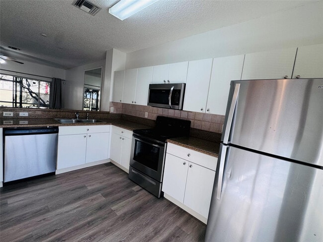 Building Photo - 12113 SW 2nd St