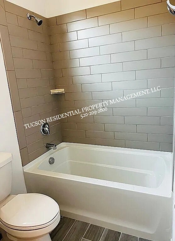 Building Photo - 13142 E Cembeline Ln