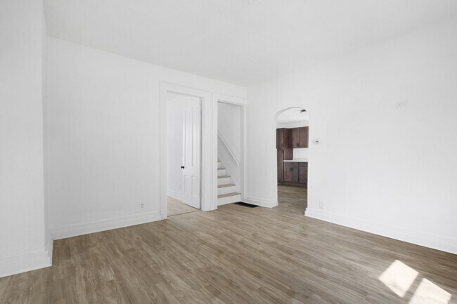 Building Photo - Wood St Home