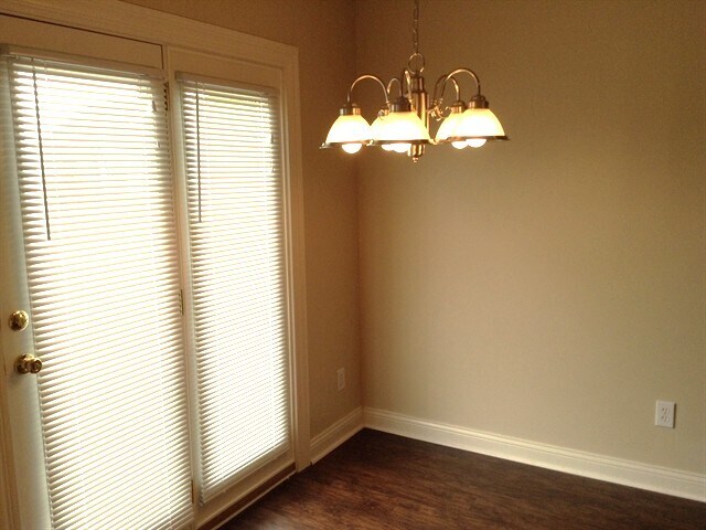 Building Photo - 11 Sparrow Ln