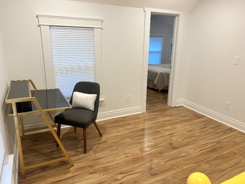 Building Photo - 1726 E 13th Ave