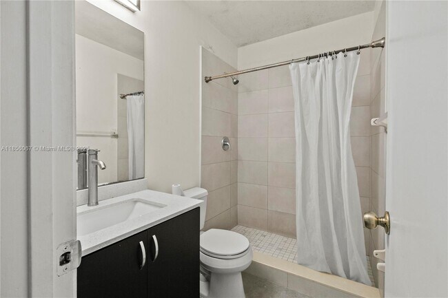 Building Photo - 10073 SW 117th Ct