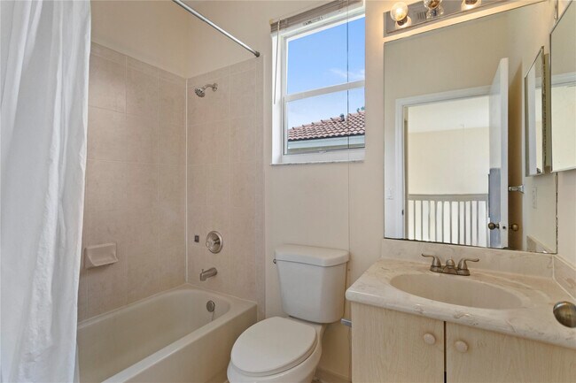 Building Photo - 2215 NW 76th Terrace