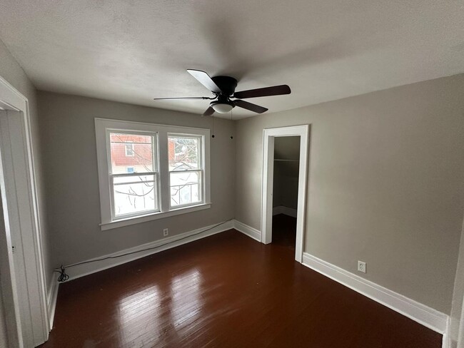 Building Photo - 3 Bedroom | 1 Bathroom | $1,700