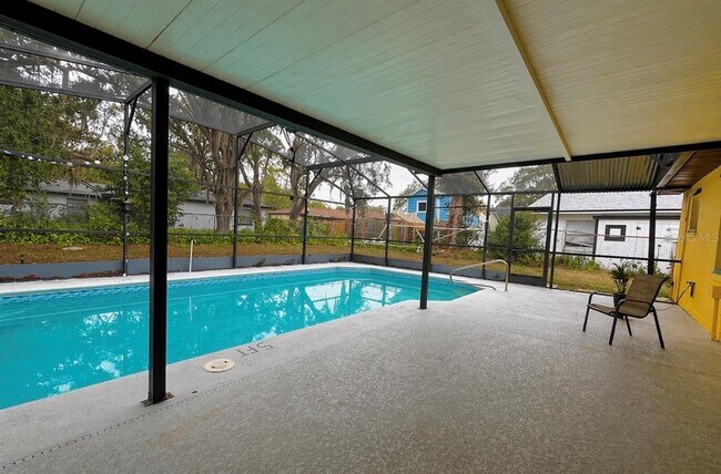 Building Photo - 2430 Sable Dr