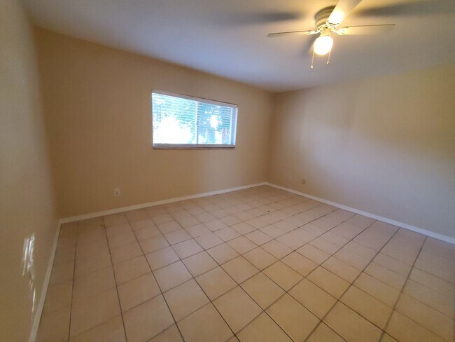 Building Photo - 1436 SE 33rd Terrace