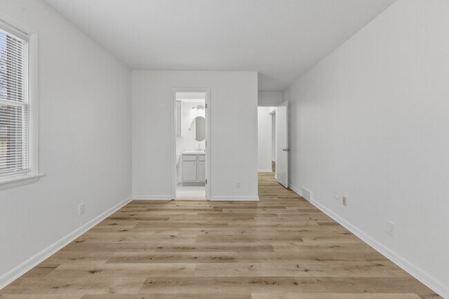 Building Photo - 4054 Stonehenge Dr