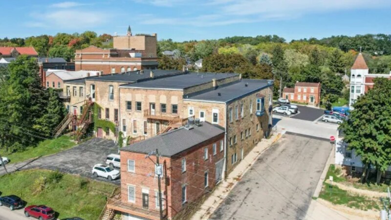 Building Photo - 104 High St